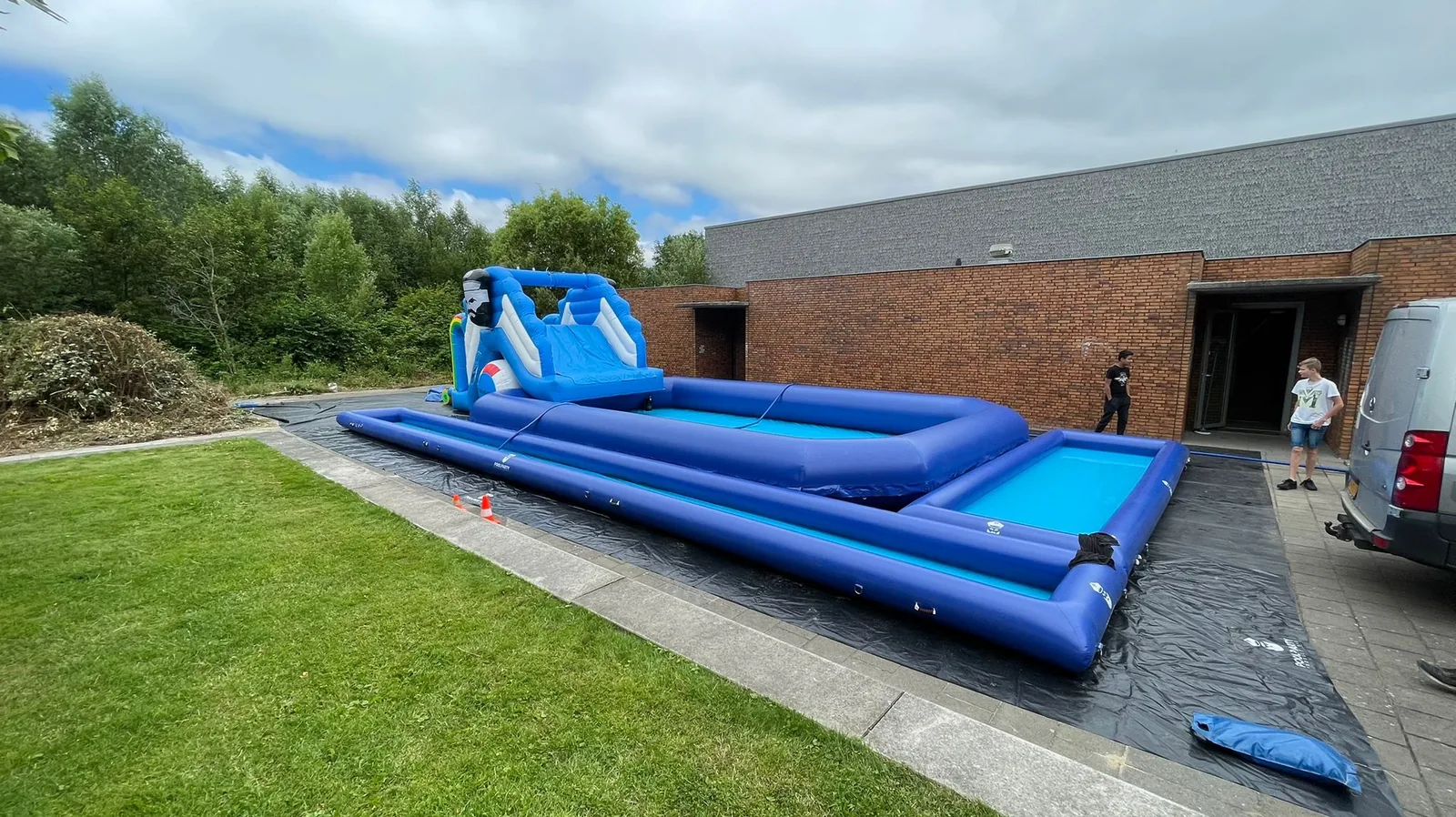 Zwembad bedrijfsfeest 10x6 met voetenbaden